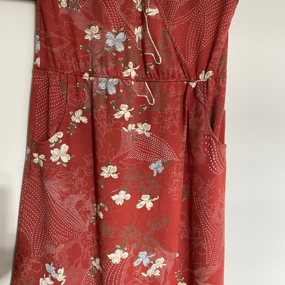 Sleeveless Flower Dress w/pockets - Picture 2 of 2